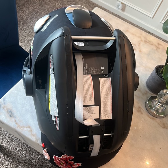 Cybex platinum Cloud Q SensorSafe infant car seat - Picture 5 of 6